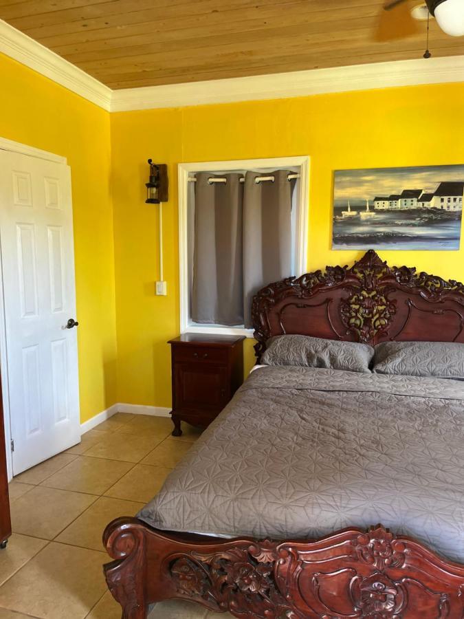 Bay Inn Estates Alice Town  المظهر الخارجي الصورة