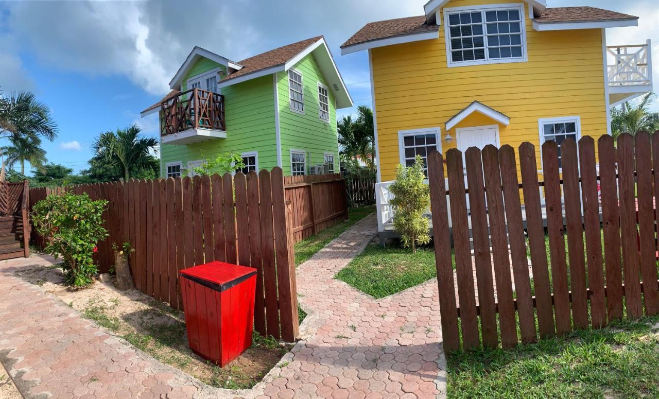 Bay Inn Estates Alice Town  المظهر الخارجي الصورة