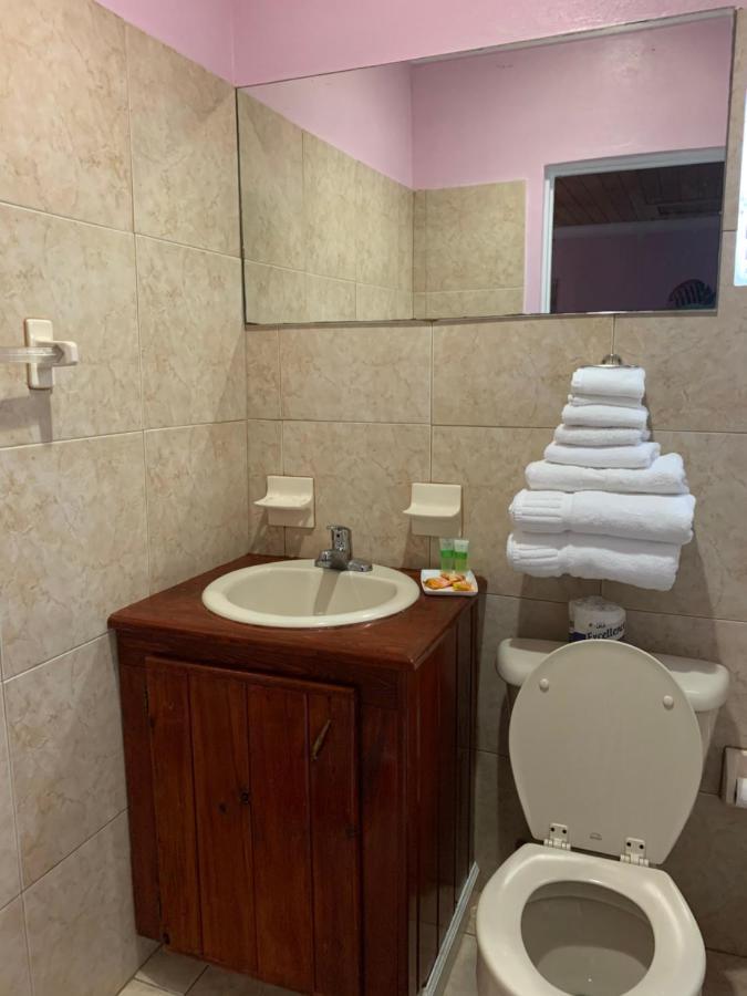 Bay Inn Estates Alice Town  المظهر الخارجي الصورة